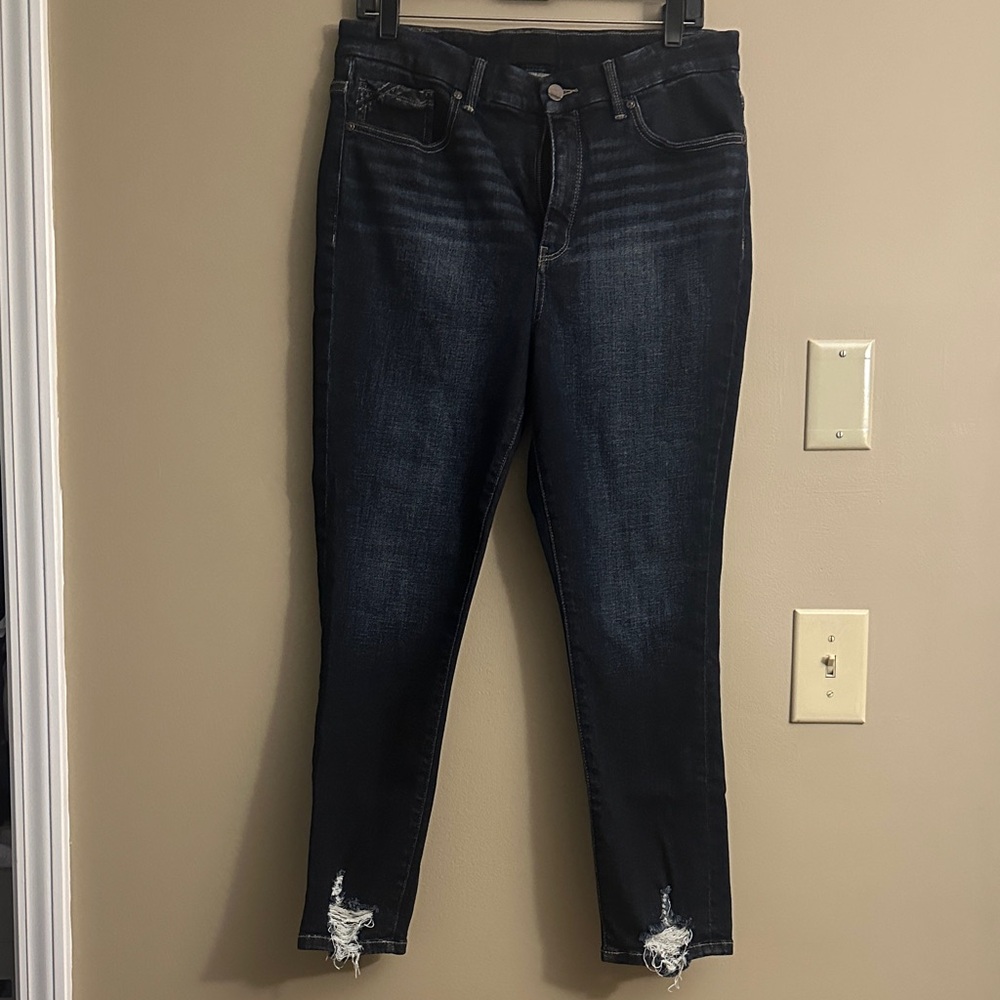 Dark Wash Women’s Skinny Jeans - Distressed Hem